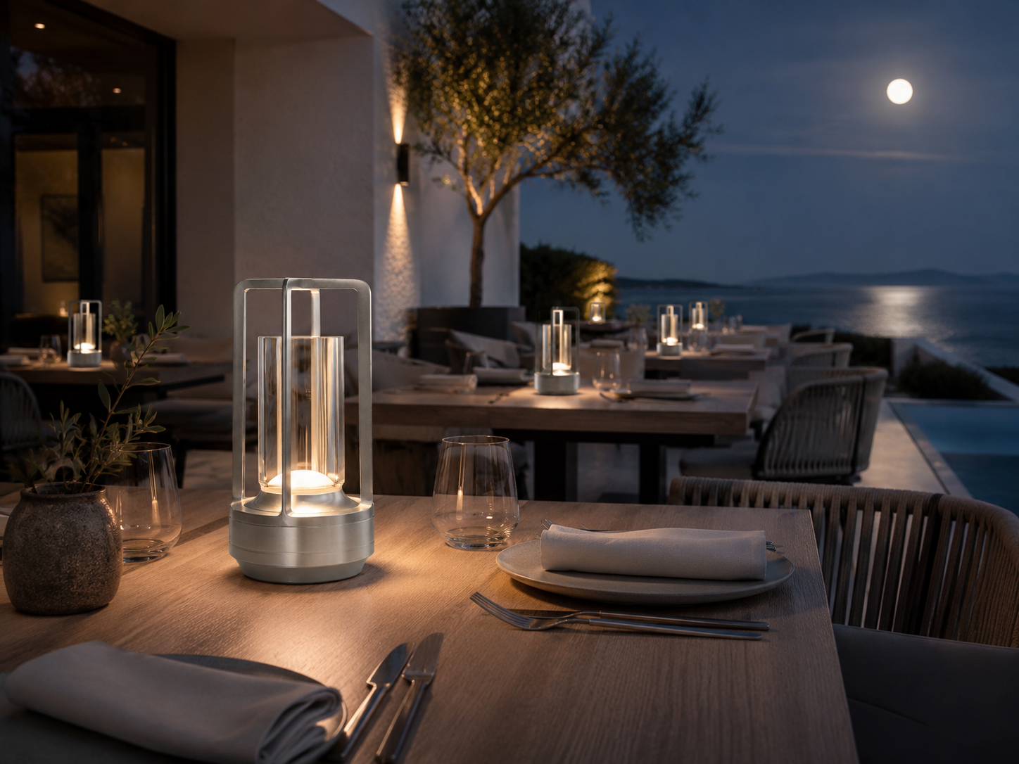 Rechargeable Outdoor LED Table Lamp for Restaurants, Bars & Hotels