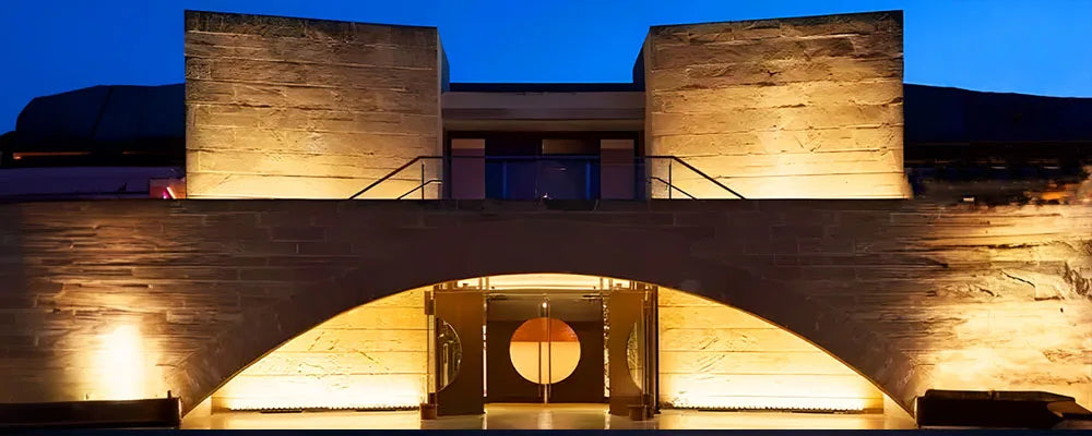 Outdoor Wall Washer Light for Hotels, Restaurants & Modern Buildings
